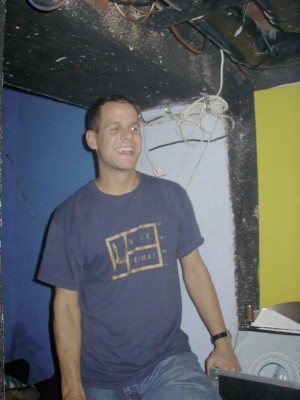 24.jpg (28918 bytes)