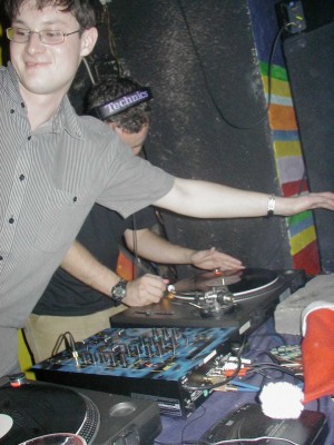 27.jpg (38460 bytes)